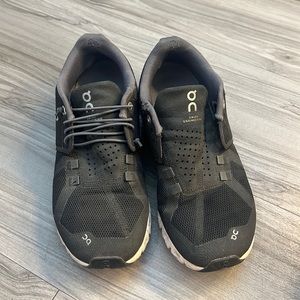 On Cloud 5 Shoes in Black Size 7.5